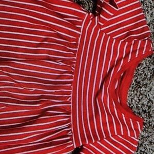 Features vibrant design casual sundress’s